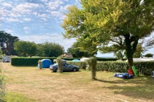 Emplacement de camping vue mer à Plomodiern - Camping de Pors Ar Vag