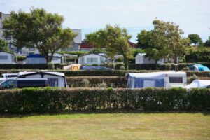 Emplacement de camping vue mer à Plomodiern - Camping de Pors Ar Vag